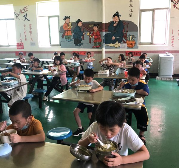 食堂_副本.jpg 食堂_副本.jpg