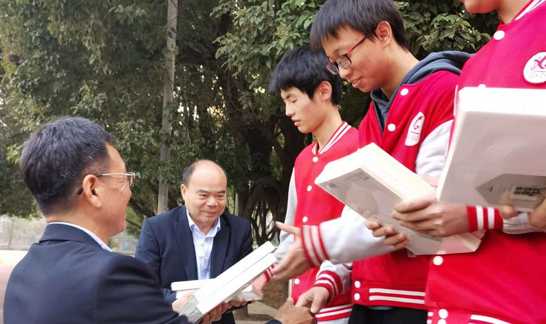 迎宾9副本.jpg 迎宾9副本.jpg